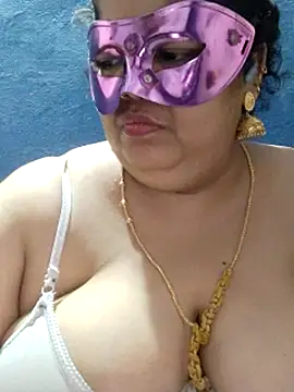 tamilthanushri (F milf) - Pusyy flash