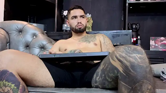 matteosantos live sex cam