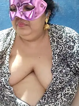 tamilthanushri (F milf) - Pusyy flash