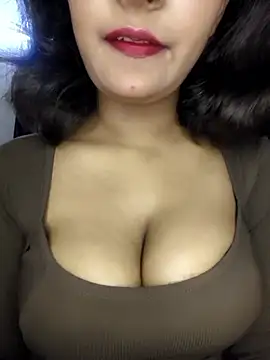 Webcam Model (Zaayaa_2)  is live.Free join now!