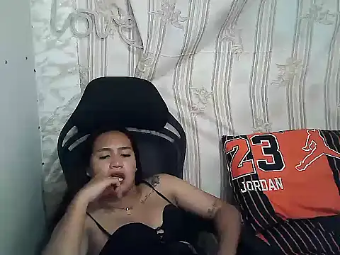 bestcausinever2324 - BestCausinEVER2324's free webcam