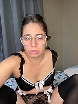 Webcam Model (soyanahii)  is live.Free join now!