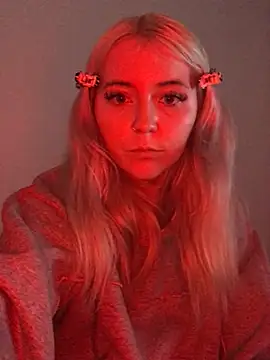 Blondie_Sofia_Essexbabe