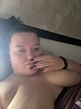 SunnyLeila2101 webcam