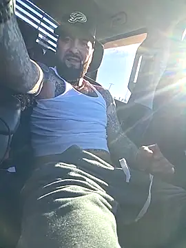 Beardedtattood's live cam