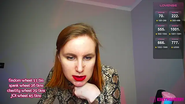 KinkyMissCherry webcam