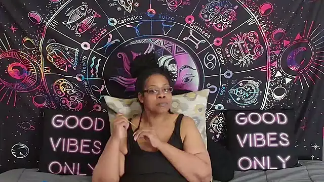 RENAESPLEASUREPALACE webcam