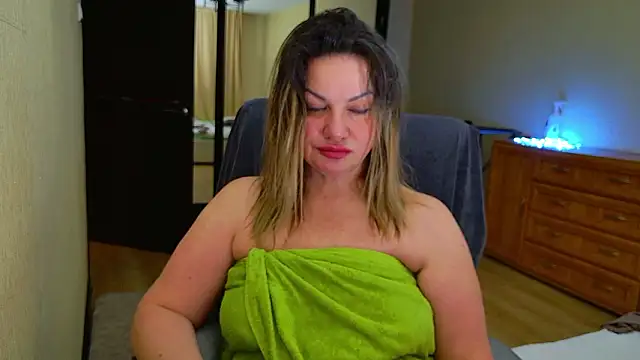 MishaMILF live sex cam