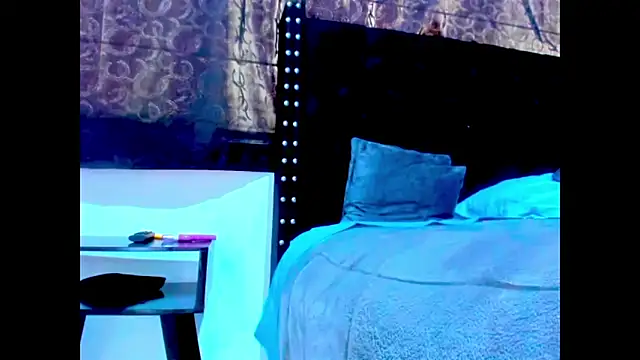 amareto_queen - Amareto_queen's free webcam - UK Sex Cams