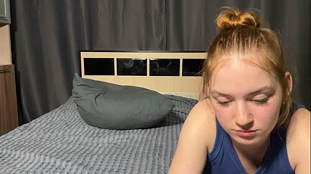 lunarora's Webcam Show