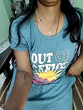 Webcam Model (tamil_thaara03)  is live.Free join now!