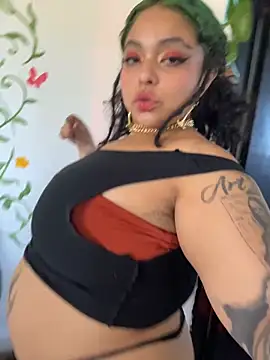 princesslauren420 (F young) - Ride dildo in pussy