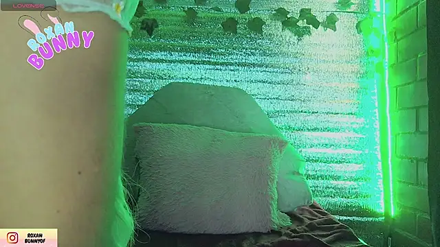 Roxanbunny1 webcam