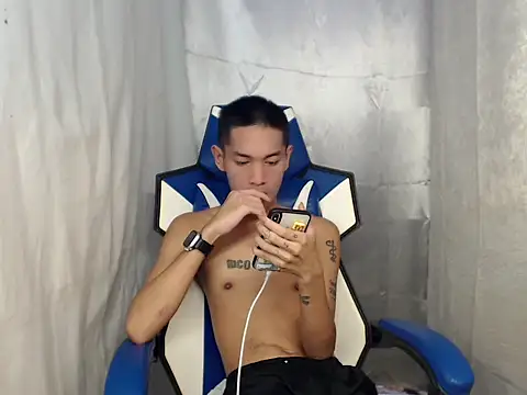 riks_tyler (Ask my age) - lets cum together