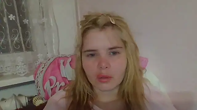 hornyelena (F milf) - kiss <3