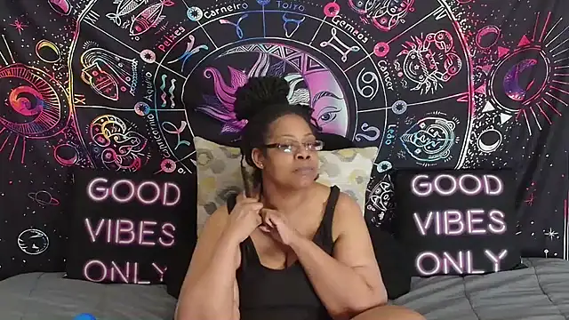 RENAESPLEASUREPALACE webcam