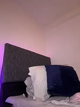 Webcam Model (MeganKitty_)  is live.Free join now!