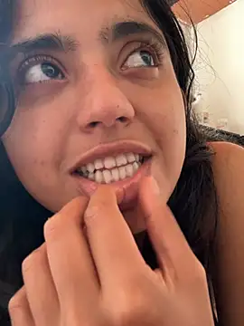 ViolettaSummer webcam