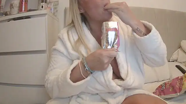 theblondecocklover webcam