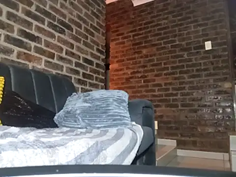 freakynyashxxxx (F young) - Make me cum n squirt for you daddy 🍑