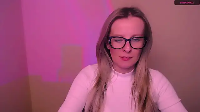 AnnePeach webcam