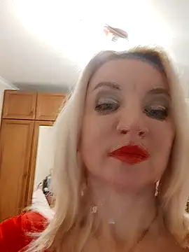 Webcam Model (MiraStar984) is live