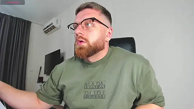 findom_guy (M young) - flash cock