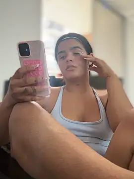 kaily_sweet16 (F teen) - Silence friends at home Wet my pussy