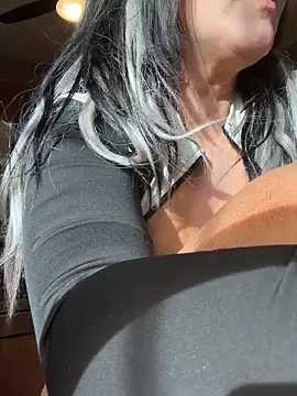 LittleMissEeve webcam