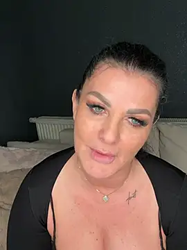 Nola_Luxx-offiziell webcam