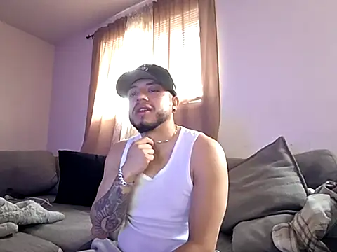 Daddyymamii webcam