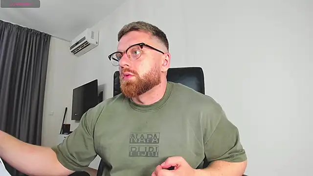 findom_guy (M young) - flash cock