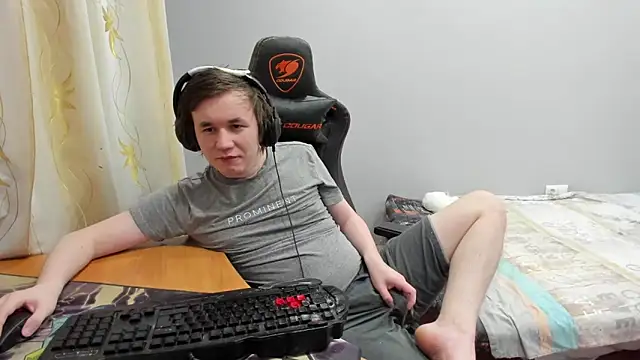 iliaskrislove (M young) - naked