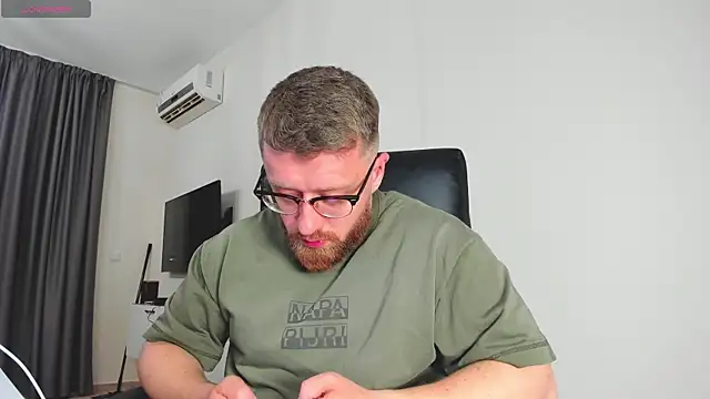 findom_guy (M young) - flash cock