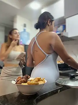 kaily_sweet16 (F teen) - Silence friends at home Wet my pussy