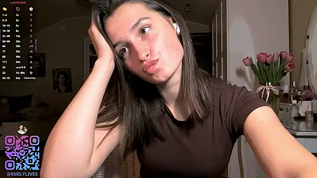 darlinebrustera (F teen) - Show my ass and spank
