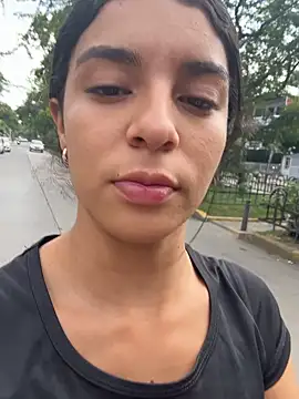 NaniBlossomX live sex cam