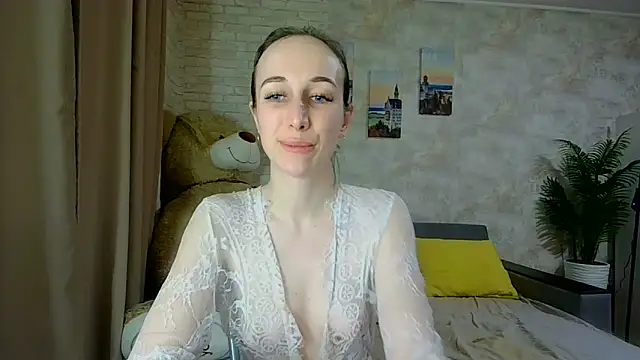 Anika_bloom webcam