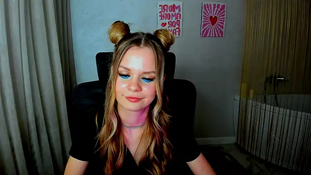 MidnighteAura webcam