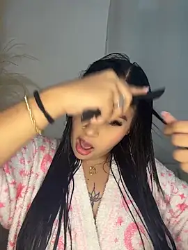 luisa_fernandaa (F young) - We play in the Pool