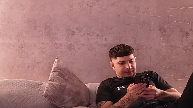 nicky_and_blake (Ask my age) - show tits