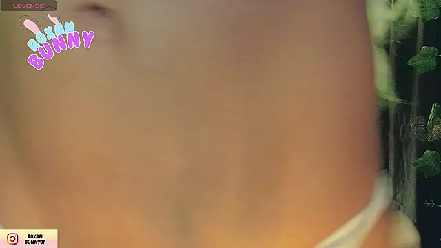 Roxanbunny1 webcam