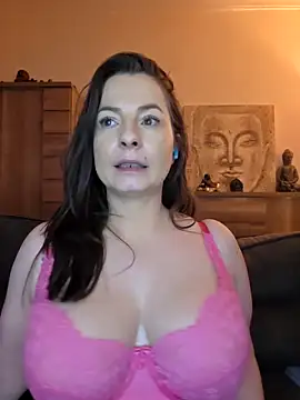 Webcam Model (cristalines)  is live.Free join now!