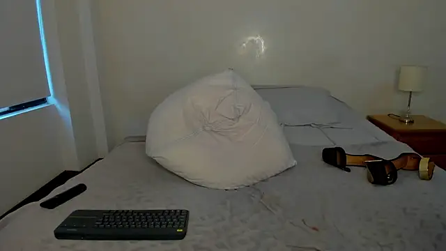 melisa_ferretti (F milf) - play with me until you make me squirt !!