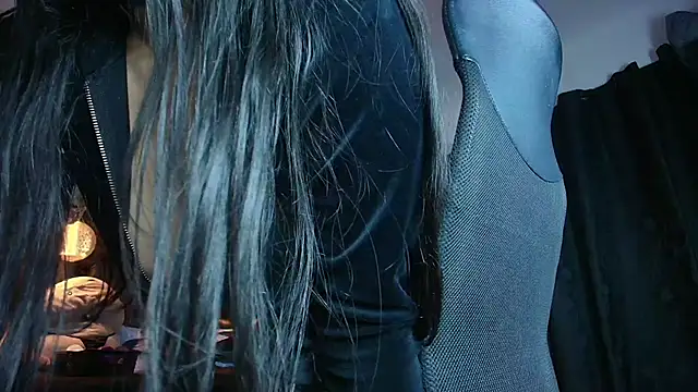 alexhoe_ (F young) - Choose the goal with a poll