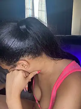 YeahhhitsBreezy webcam