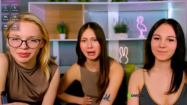 arianaa_cat's Webcam Show