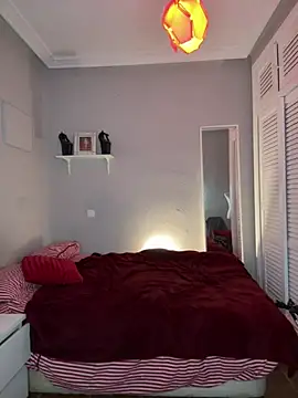 Crystal_________'s room