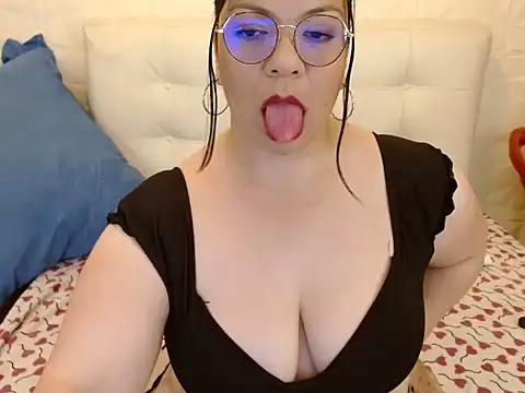 Angiee_BBW webcam