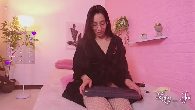 Lucyanajoi webcam
